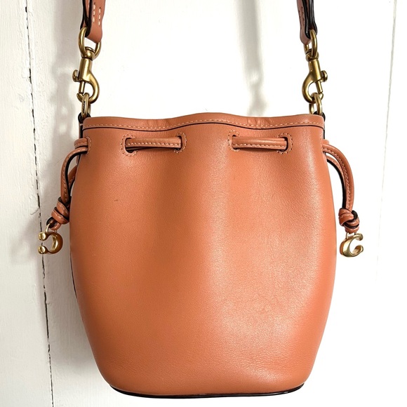 Coach Camila Bucket Bag Orange Glovetanned Leather Drawstring Crossbody CJ835 - Picture 1 of 11
